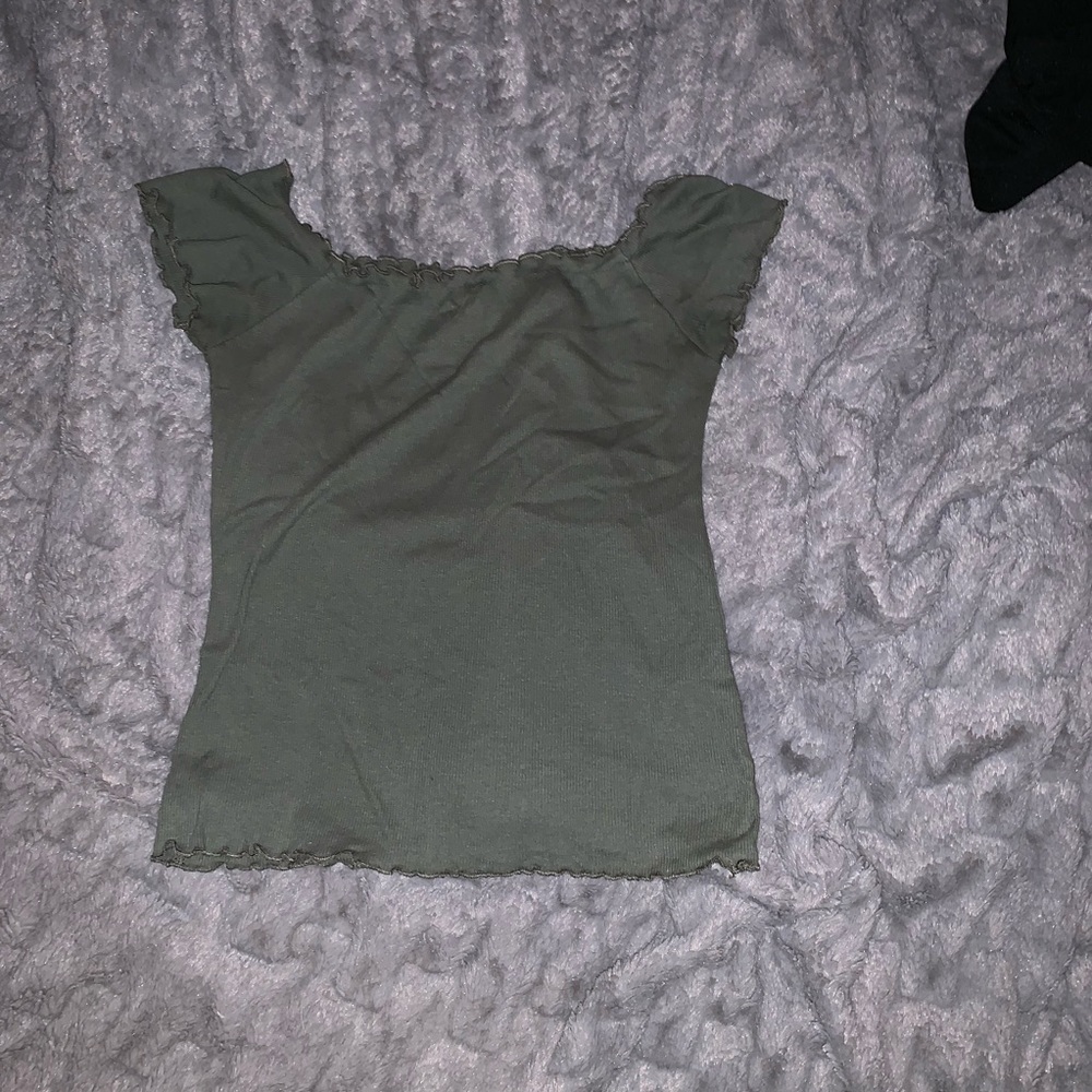 Hollister top